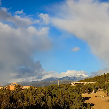 2 Bedroom - Secluded, Mountain Views - Twilight *