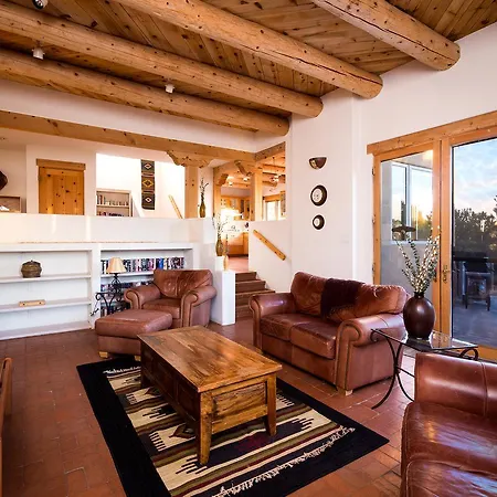 2 Bedroom - Secluded, Mountain Views - Twilight *